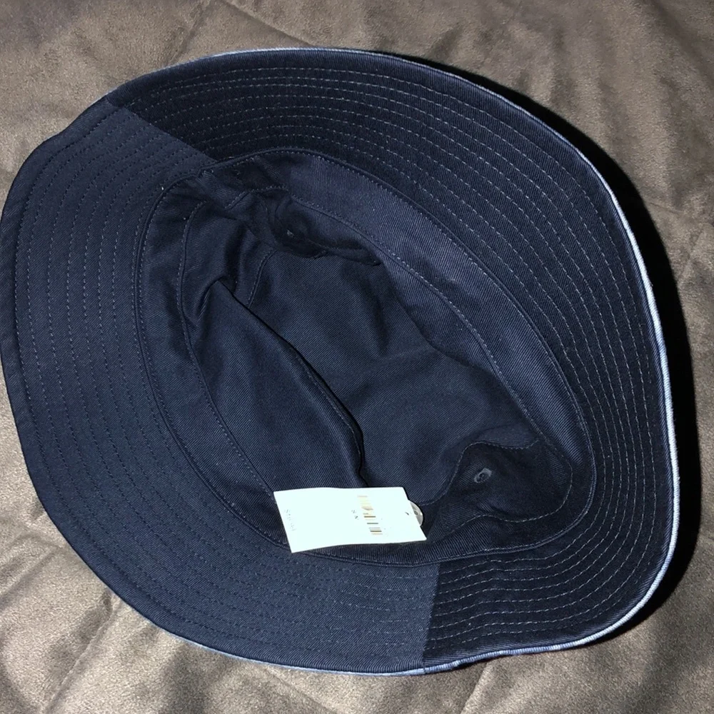 Reversible bucket hat - Picture 2 of 3